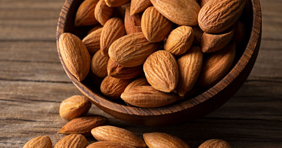 almonds in nutrition